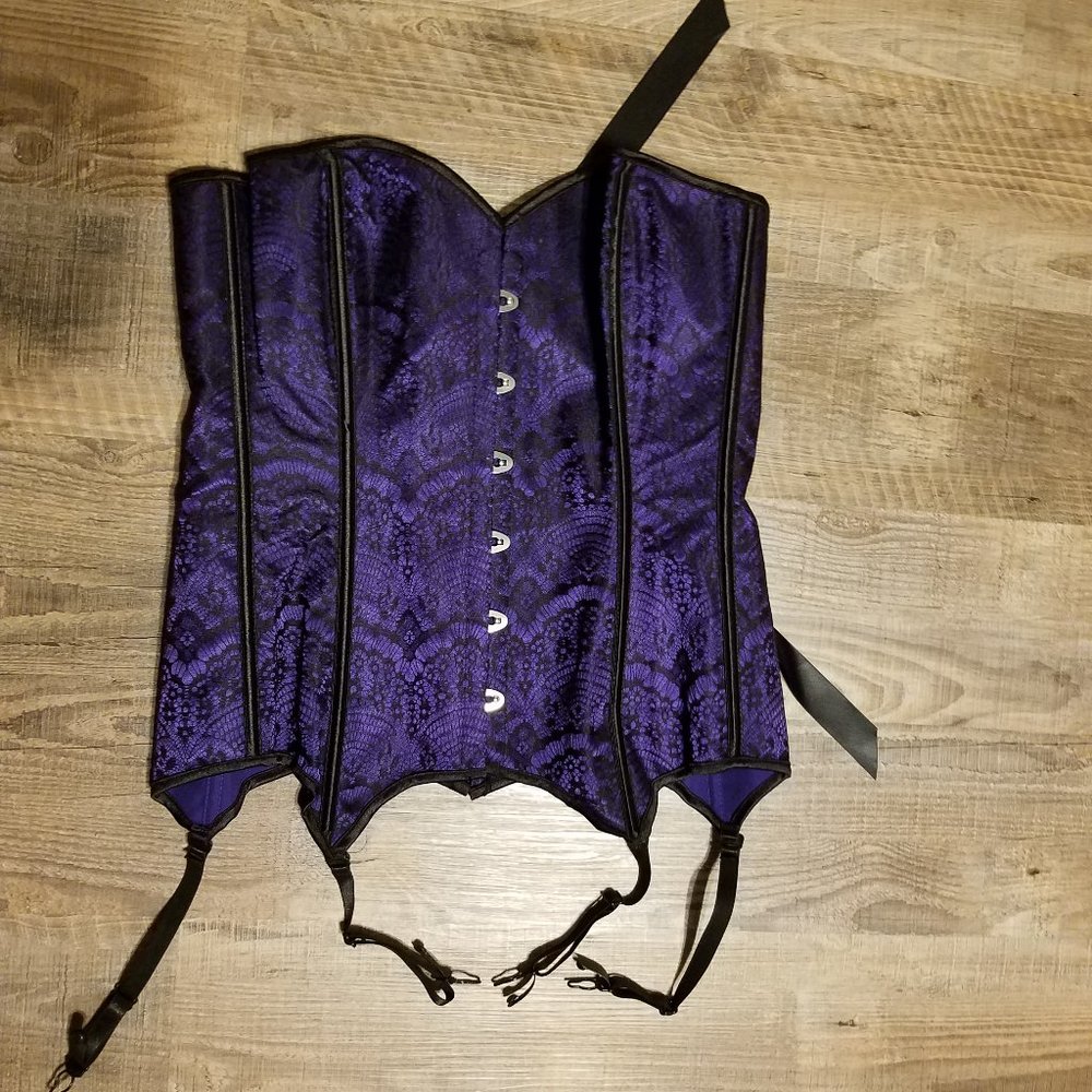 Women's Adore Me corset, size L, purple & black